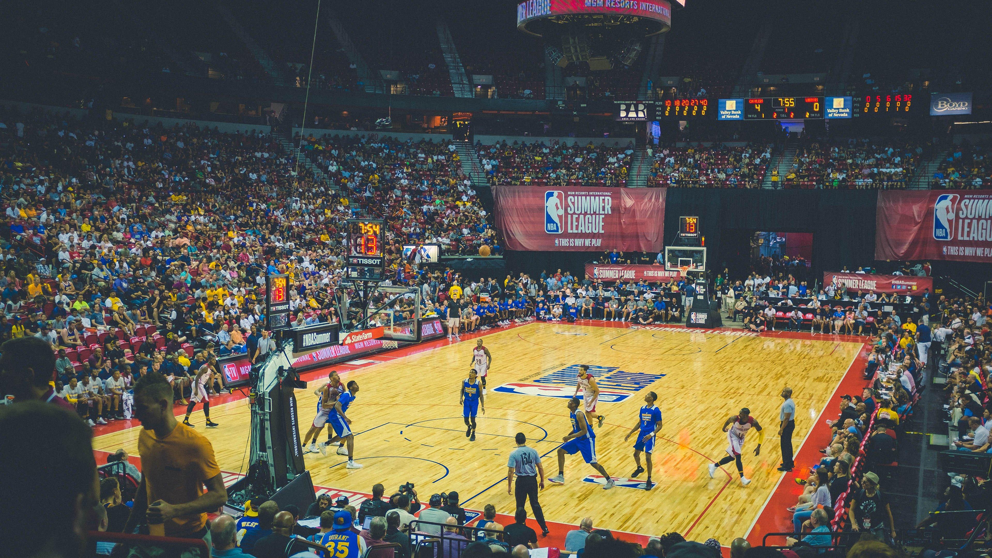 NBA年度最佳防守阵容揭晓，斯马特与字母哥领衔一阵，防守悍将定义联盟新格局